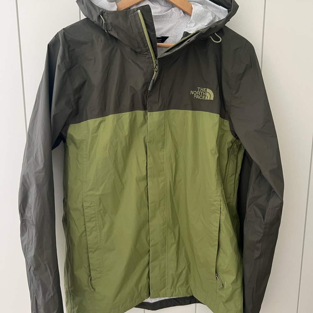 The North Face Men's Olive and Lime Raincoat